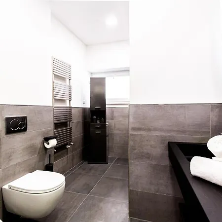 Modern Spacious With Terrace, Balconies, Solarium & Gym 소렌토
