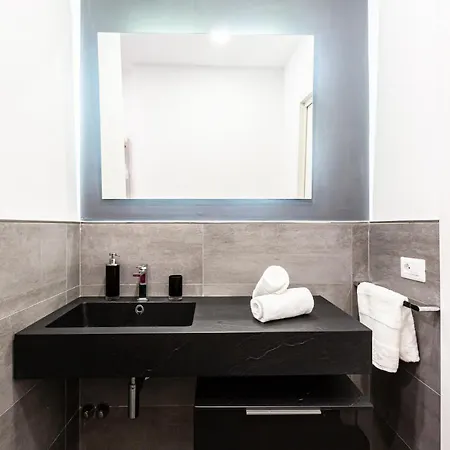 아파트 Modern Spacious With Terrace, Balconies, Solarium & Gym 소렌토