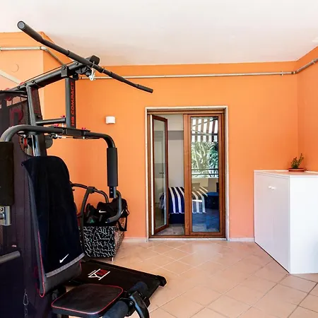 아파트 Modern Spacious With Terrace, Balconies, Solarium & Gym