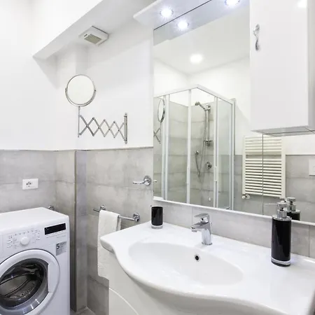 Modern Spacious With Terrace, Balconies, Solarium & Gym *