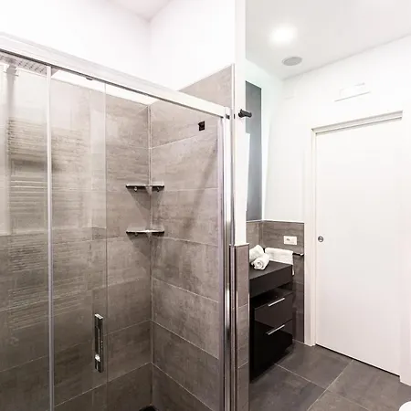 아파트 Modern Spacious With Terrace, Balconies, Solarium & Gym 소렌토