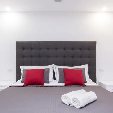 Modern Spacious With Terrace, Balconies, Solarium & Gym 아파트