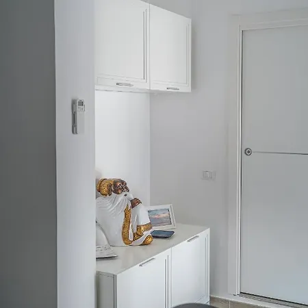아파트 Modern Spacious With Terrace, Balconies, Solarium & Gym 소렌토
