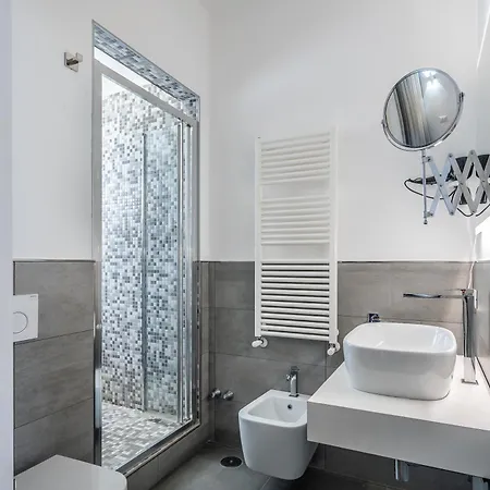 아파트 Modern Spacious With Terrace, Balconies, Solarium & Gym