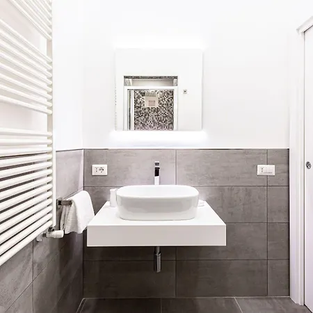 Modern Spacious With Terrace, Balconies, Solarium & Gym Appartamento