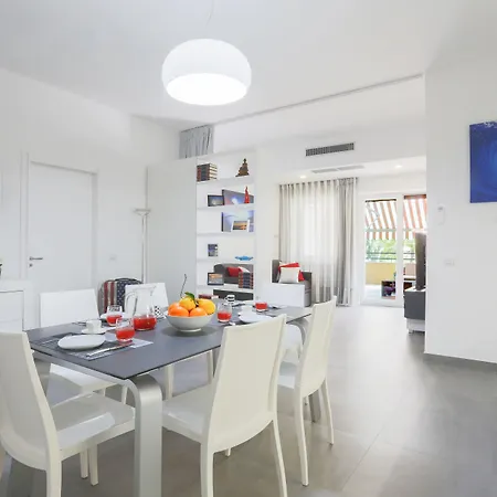 Modern Spacious With Terrace, Balconies, Solarium & Gym Appartamento *